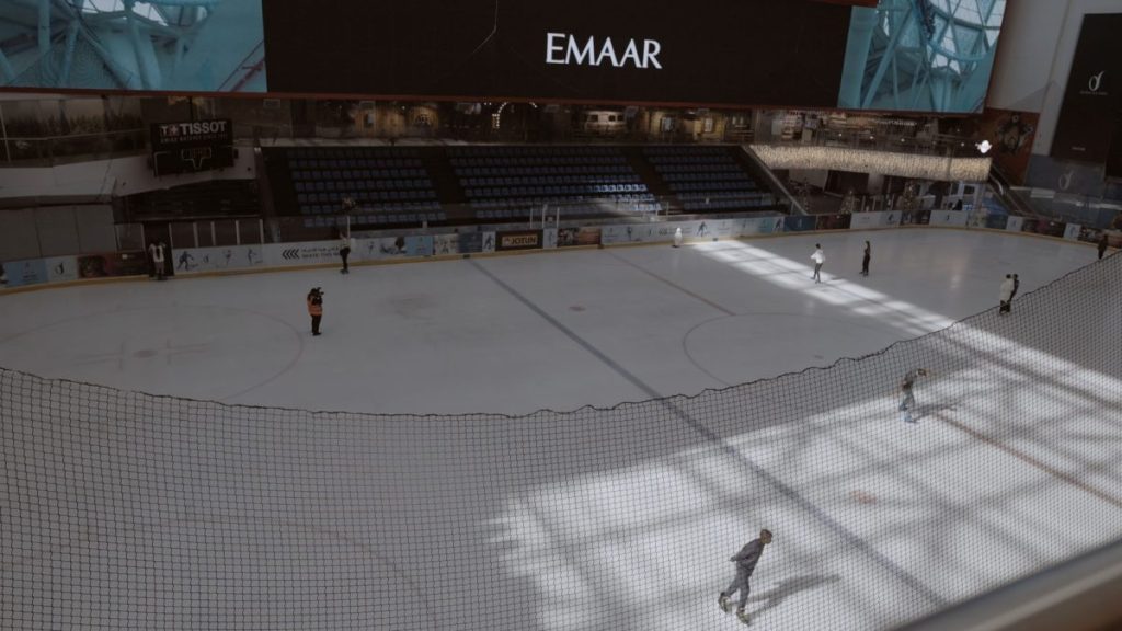 olympic sized ice rink in the dubai mall 